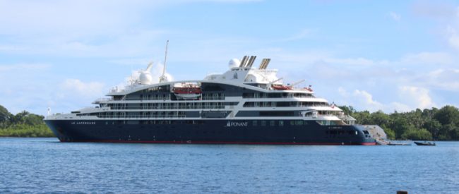 Cruise ship Le Leparouse
