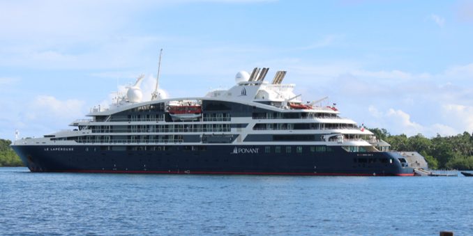 Cruise ship Le Leparouse