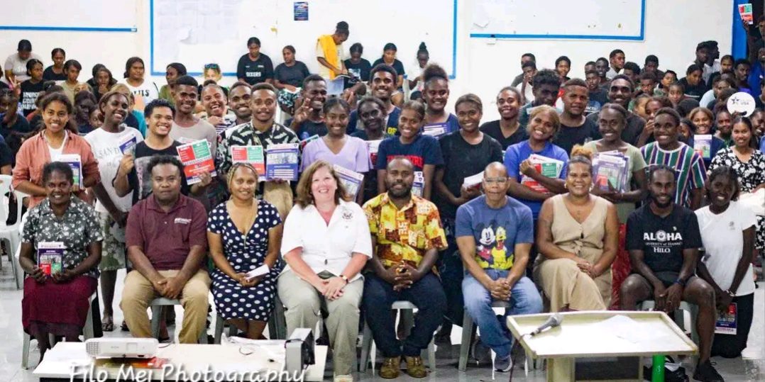 SI-United States Alumni Group pose with students of King George Sixth School at the ‘Amerikan Naet’ (American Night) event