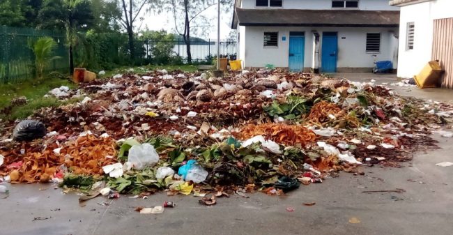 Uncollected rubbish at Auki Central Market