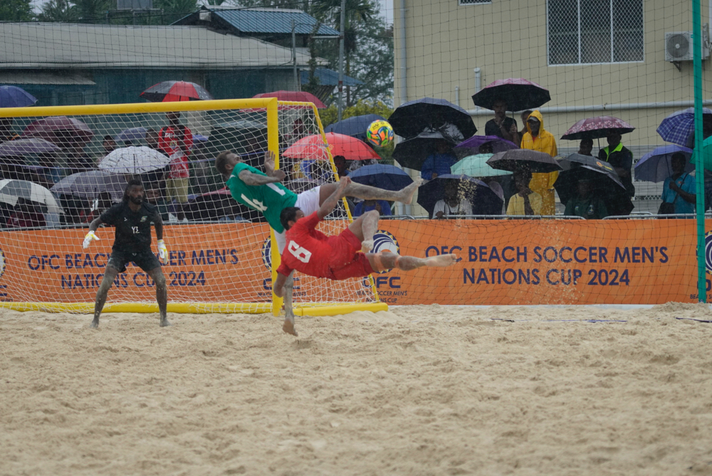 Tahiti edge out Solomons in Beach soccer epic Tahiti edge out Solomons in Beach soccer epic