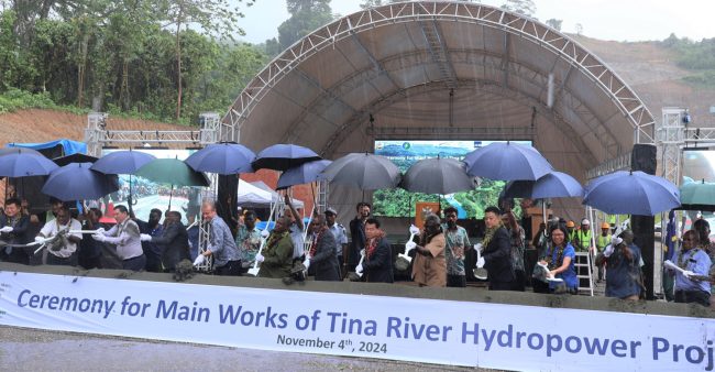 Ceremonial ground breaking group photo