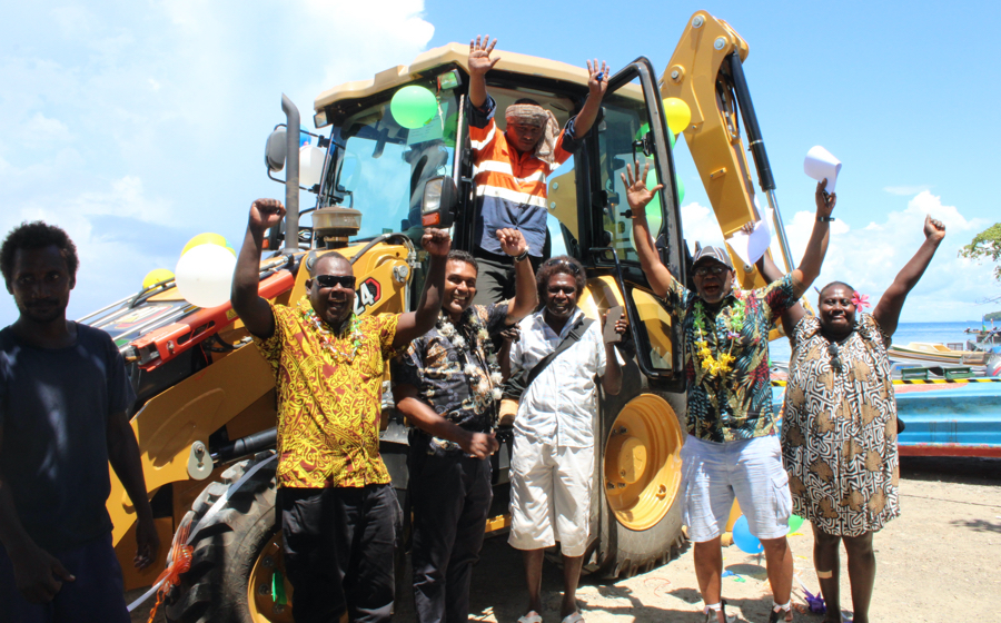 New backhoe for Gizo Town Council New backhoe for Gizo Town Council