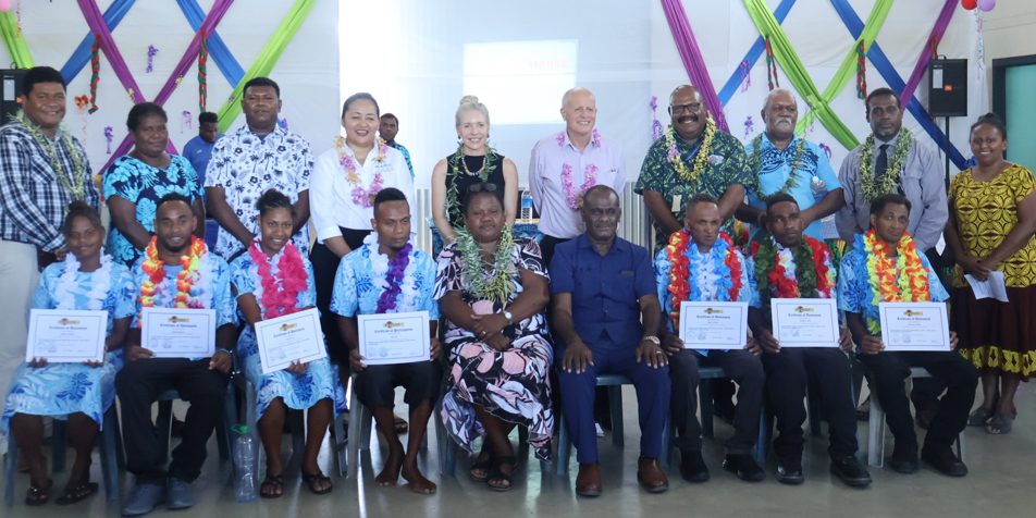PM and Madam Manele, group photo with students, development partners and govt officials