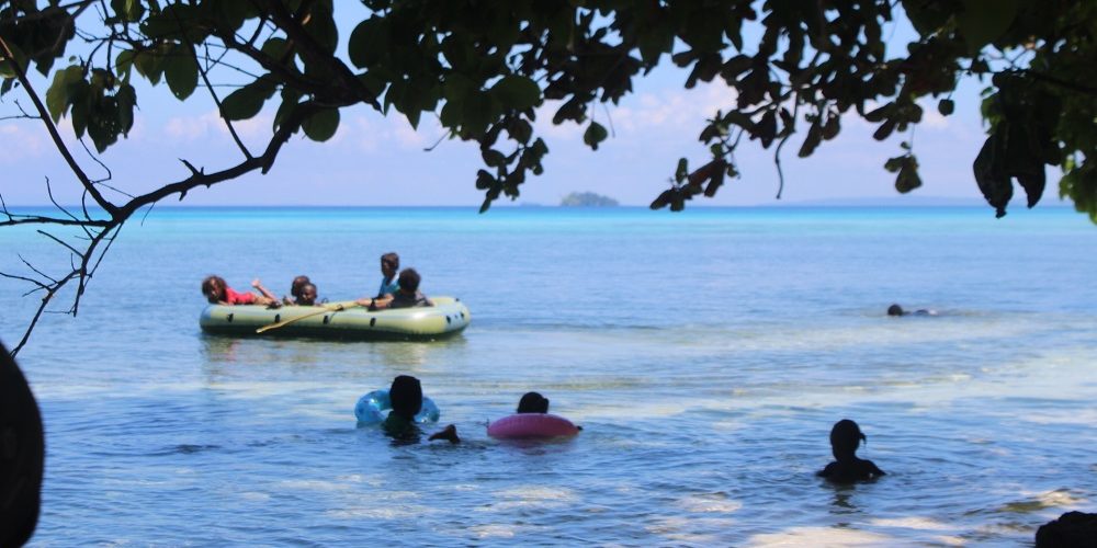 Kids enjoying their time ta the Nusatupe island