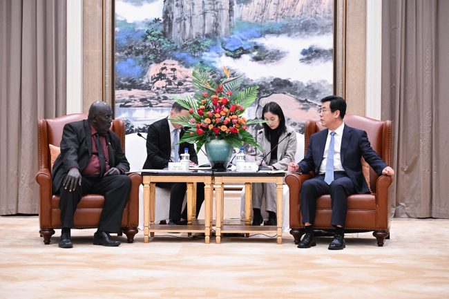 Premier Veo meets the Fujian Governor