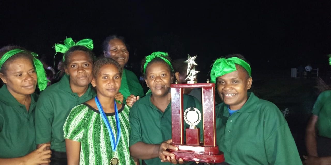 New Tenabuti Team Green with the first prize trophy