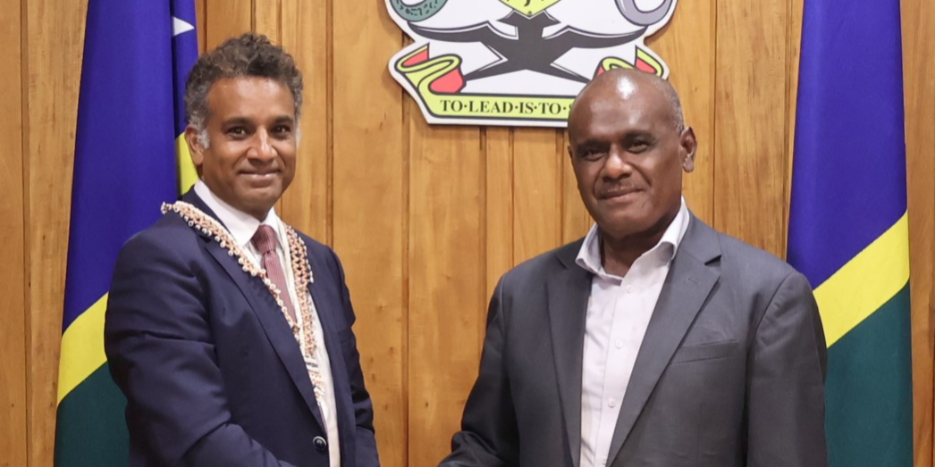Prime Minister Hon. Jeremiah Manele MP and APLMA CEO Dr. Das