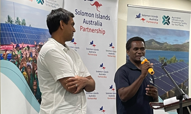 Superfly explaining the solar hybrid systems to be installed in three provinces.jpg
