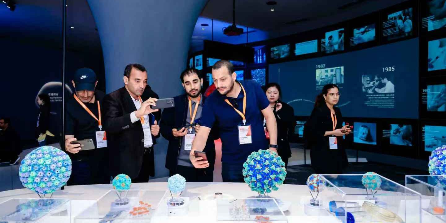 International journos capturing Vaccine and Hope’ exhibits