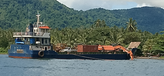 MV Meuteck anchoring at the Paraso Bay in North Vella