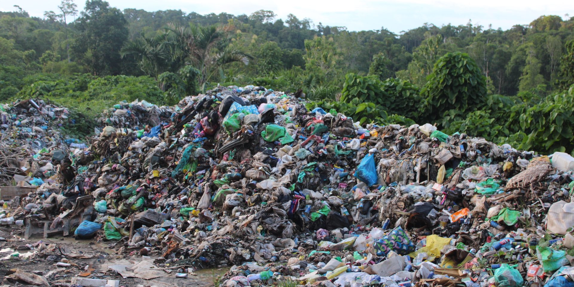 Wastes at Gizo dump site
