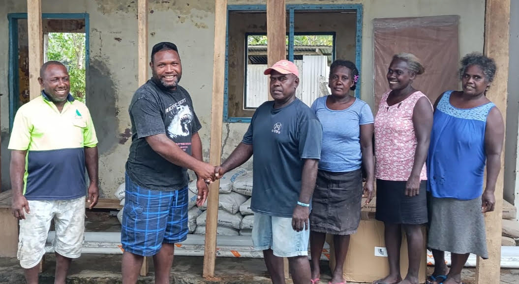 Gizo/Kolo constituency provides materials for Ghatere health clinic