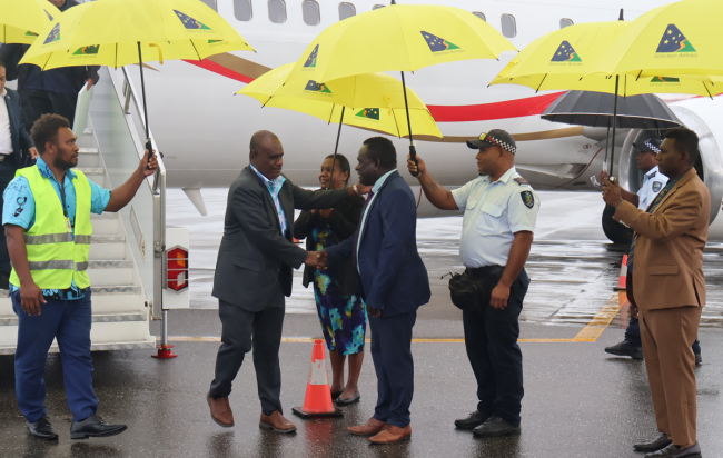 PM Manele meets his deputy upon arrival. Photo supplied