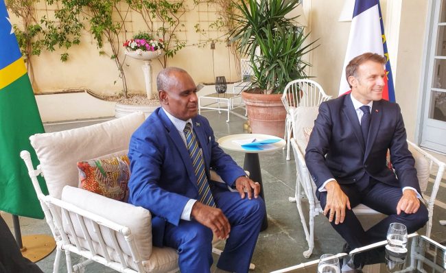 PM Manele meets with H.E Macron