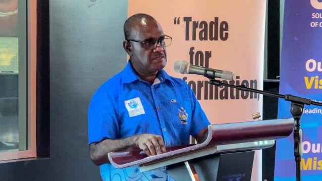 PM Manele presenting his statement