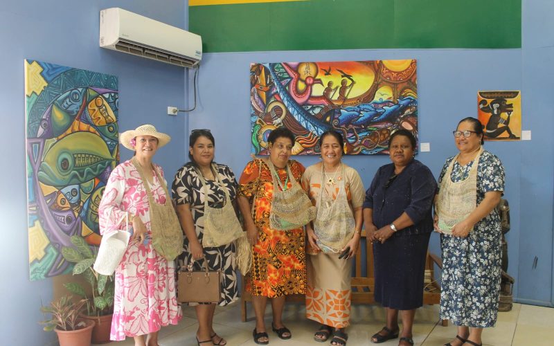Spouses of PIF leaders visit Art Gallery