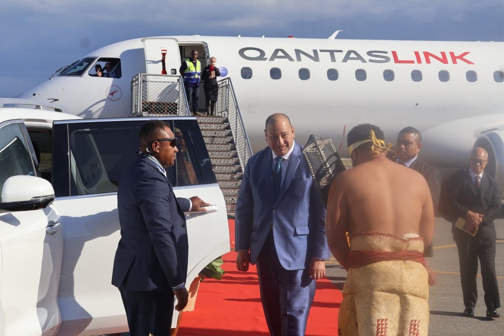 King Tupou VI of Tonga arrives – Solomon Star News