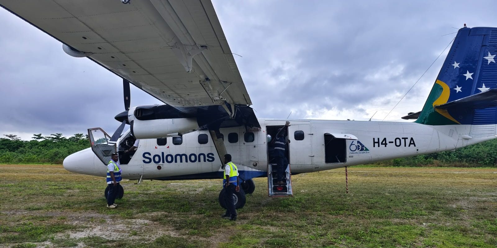 Twin Otter at Barakoma airfield