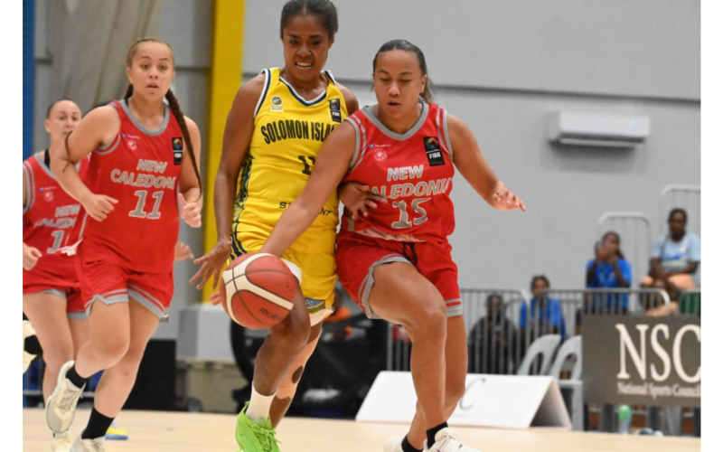 SI b’ball women suffers first defeat 