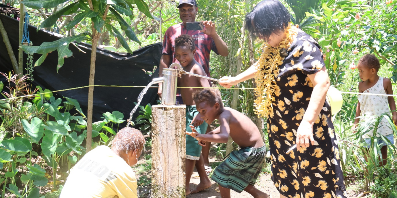 The official opening of the Gual Valley Community boreholes by Cr. Lydia.