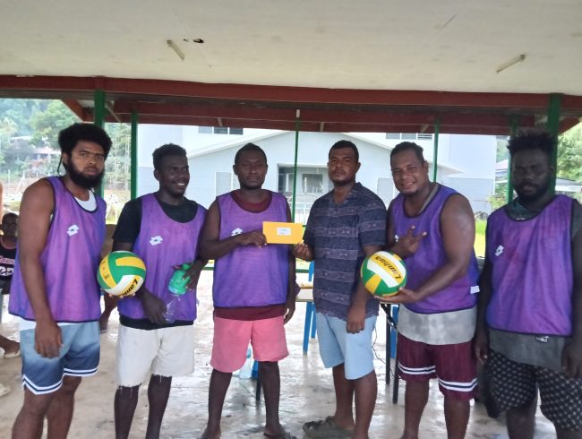 Gizo Volley Ball Champs Pickers with their wining cash prize