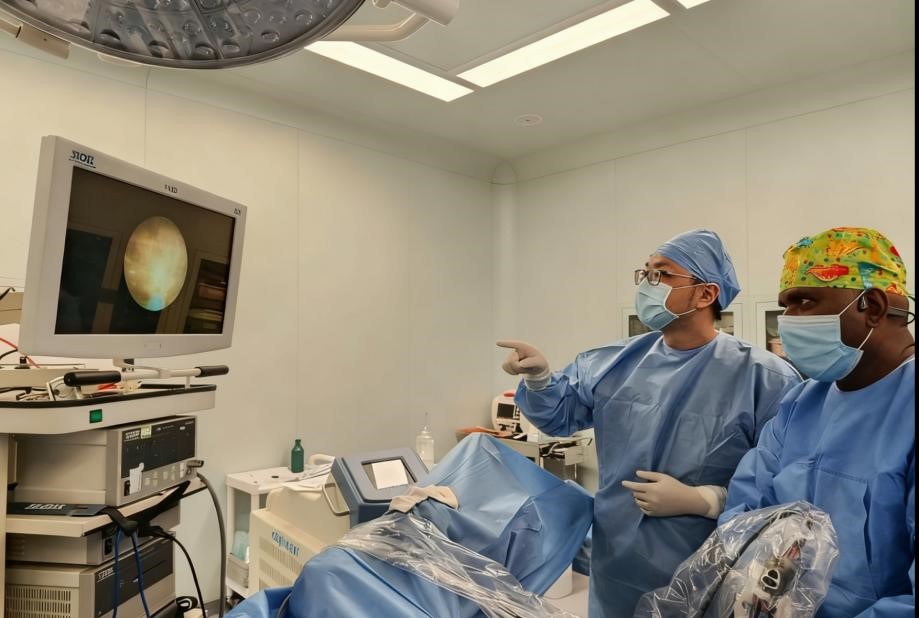 First Holmium Laser Ureteroscopic Lithotripsy