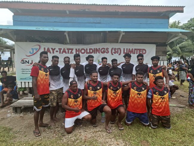 Men’s finalists. Nikumaroro in black:white jersey and J-Tatz in PNG (red) kumul jersey