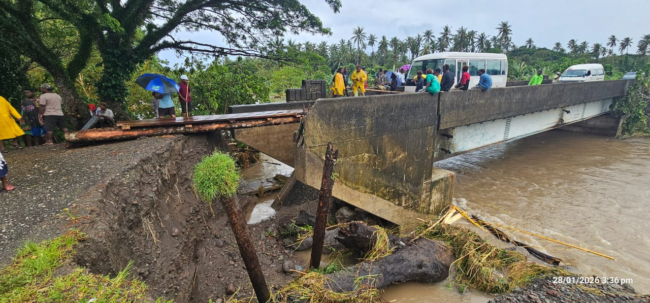 Now that the flood level recedes, a contractor will be mobilized soon to the site to carry out emergency repair works aimed at reconnecting the bridge.