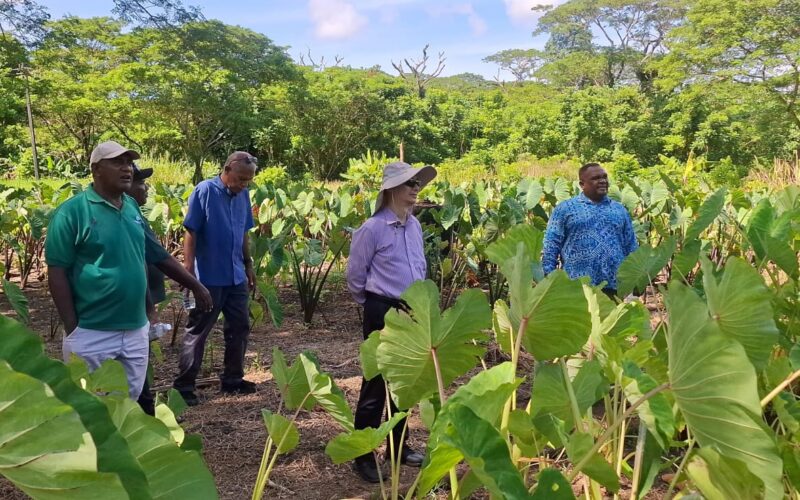 Field Tour to Strengthen Agricultural Cooperation