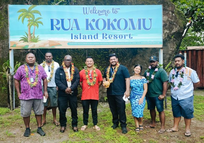 Michael Leong with Minister of Provincial Government and Institutional Strengthening, Hon. Rollen Seleso and other senior government officials