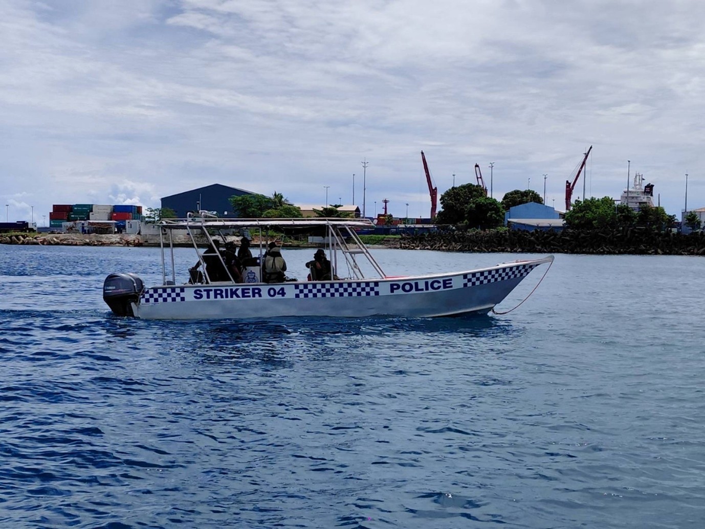 RSIPF, Australian Defence Force (ADF) demonstrate sea operation skills