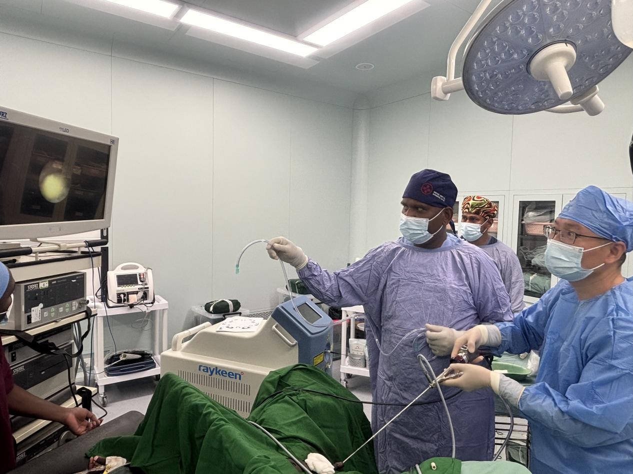 China–SI Medical Team Performs Record Paediatric minimally Invasive Surgery